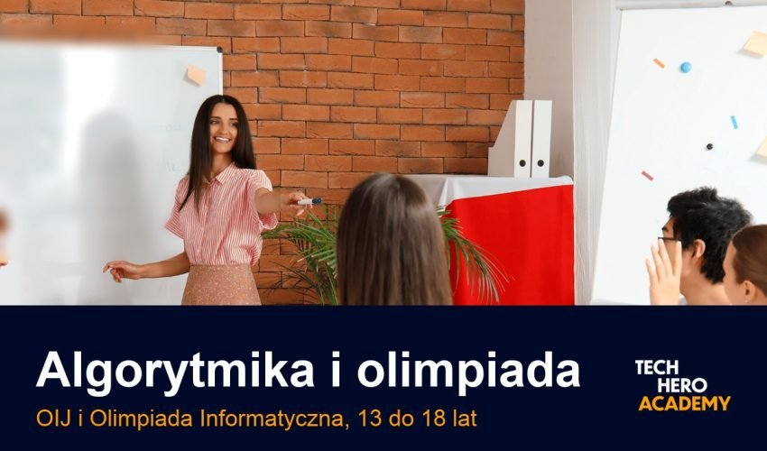 Zajęcia w sali: prowadząca przy tablicy i grupa nastolatków przy wspólnym stole