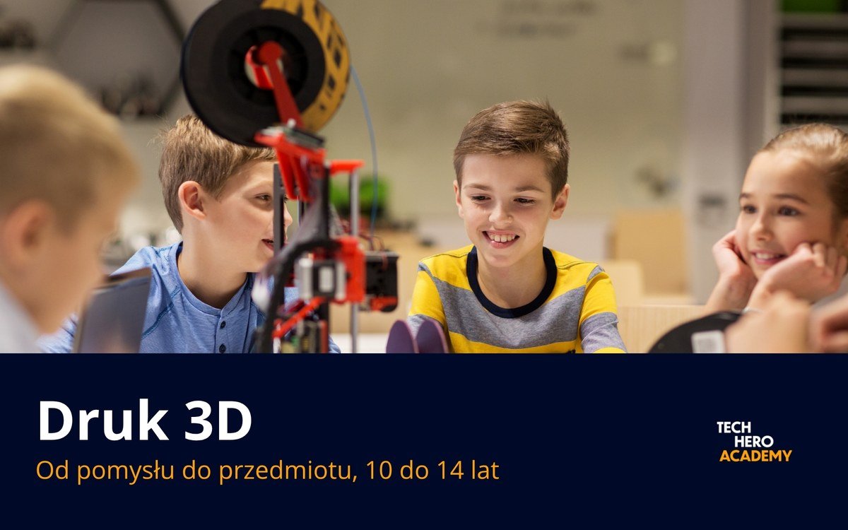 Troje dzieci przy drukarce 3D na zajeciach Druk 3D