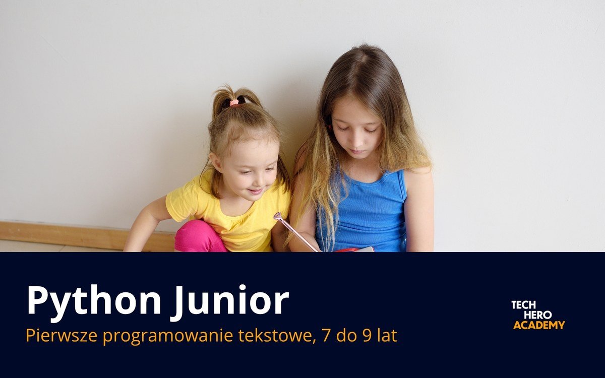 Dwie dziewczynki uczace sie razem na zajeciach Python Junior